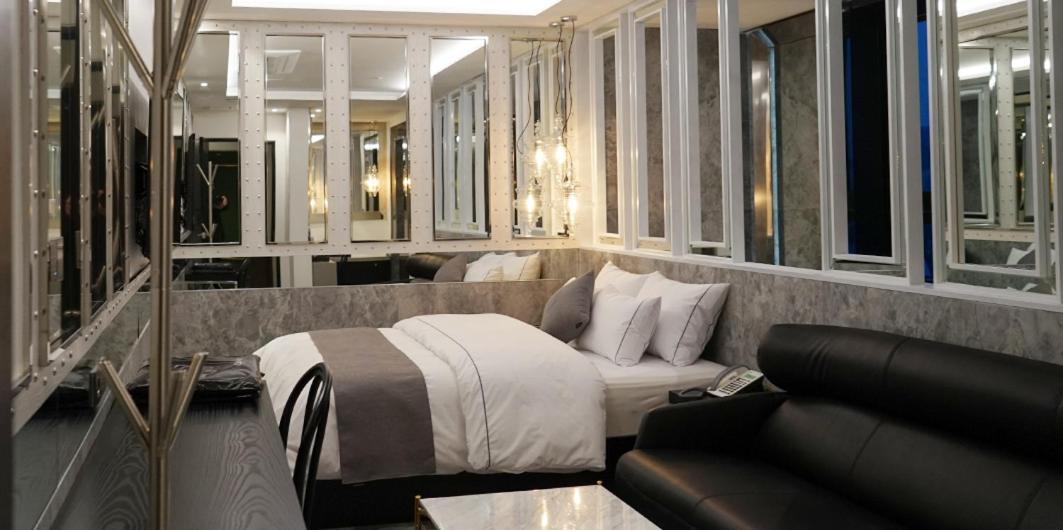 Astro Hotel Yongin Exterior photo